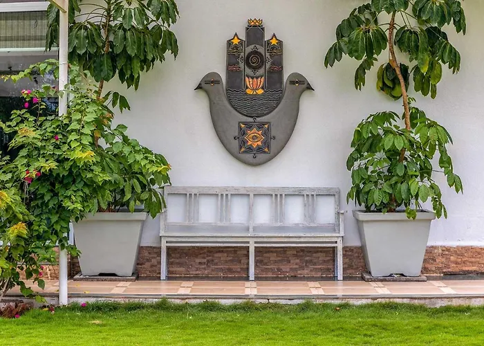 Le Sutra Great Escapes: Artistic Mountain Retreat with Pool Villa Lonavala